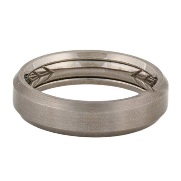 DAVID YURMAN TITANIUM BEVELED BAND RING - Picture 6 of 8